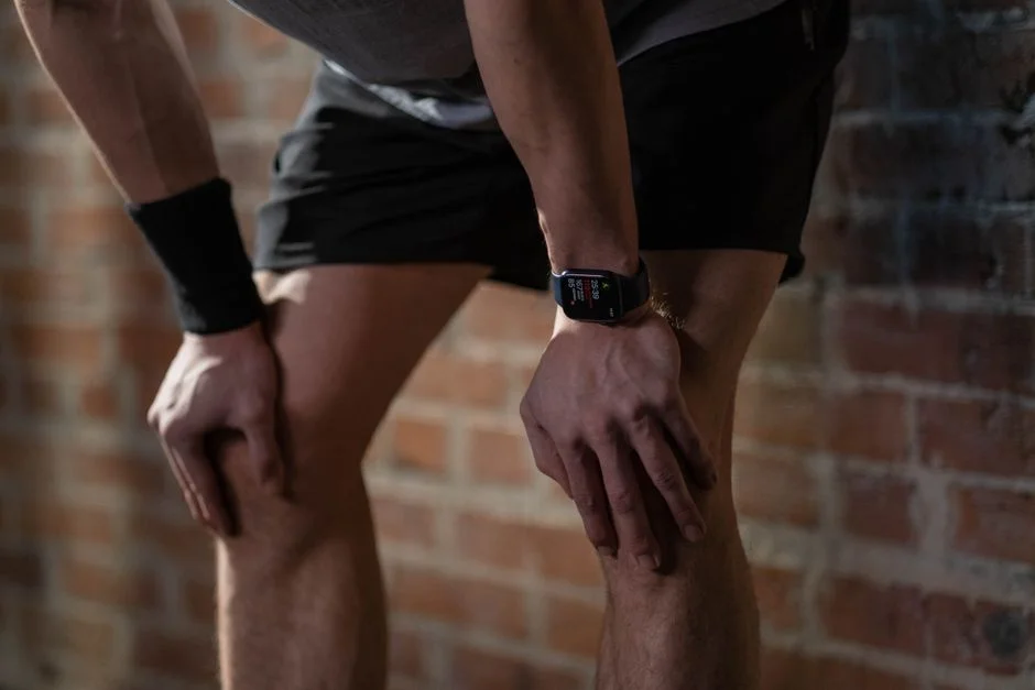 Red Light Therapy for Knee Pain: 5 Devices Reviewed
